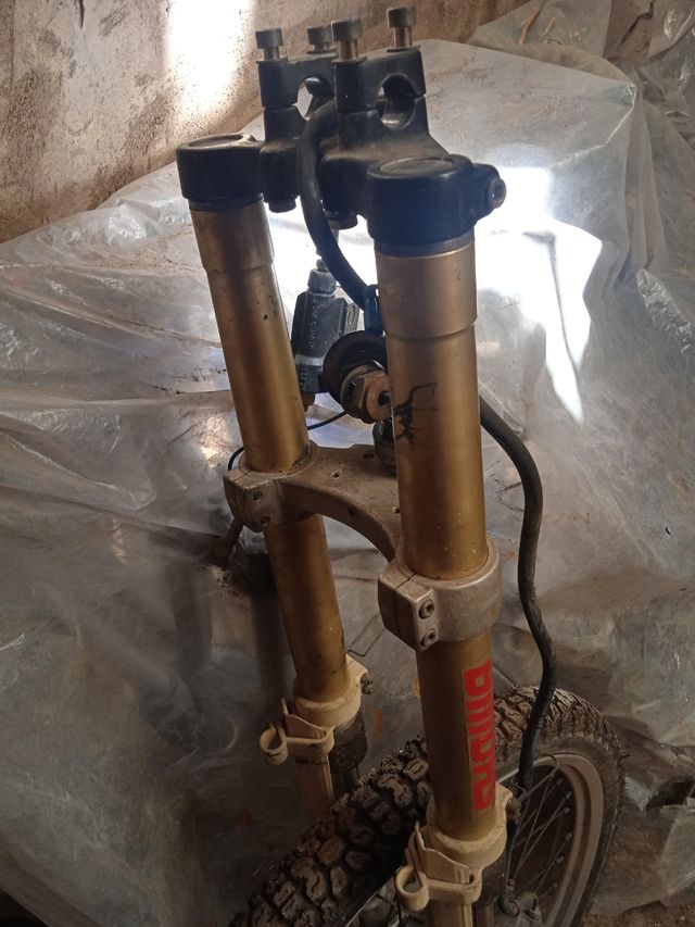 suspensión delantera derbi senda