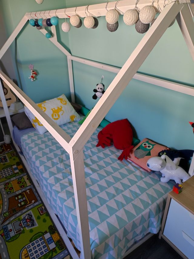 Cama casita montisori