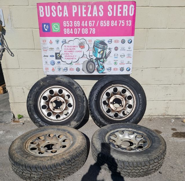 Juego de llantas suzuki con neumaticos (195/80/15)