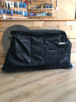 Maleta porta bicicletas EVOC de segunda mano por 550 EUR en Manresa en  WALLAPOP