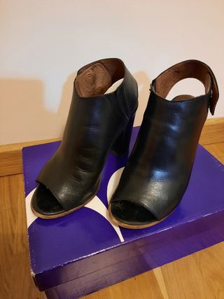 Botin destalonado de segunda mano por 50 EUR en Castellón de la Plana en  WALLAPOP