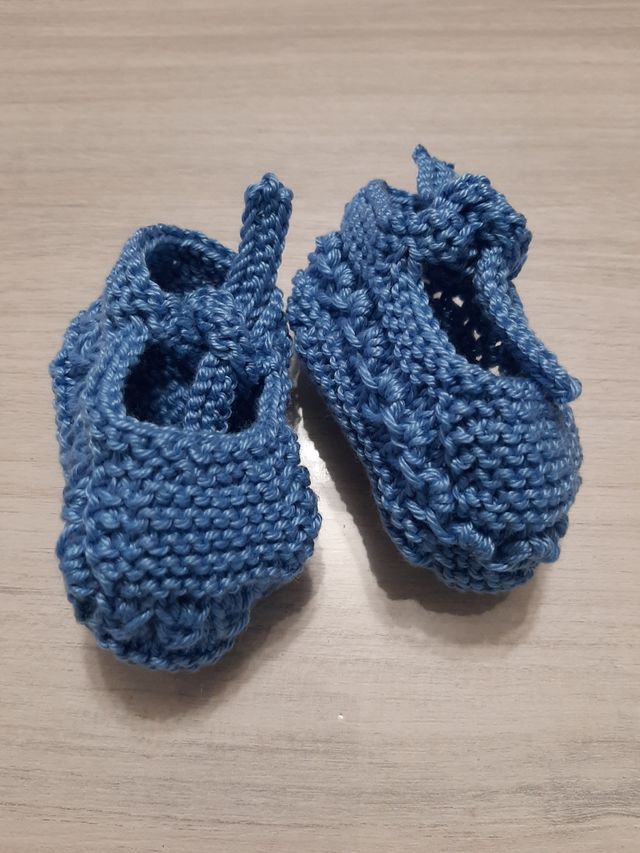 Ropa de bebe hecha a mano. Modelo Tadeo