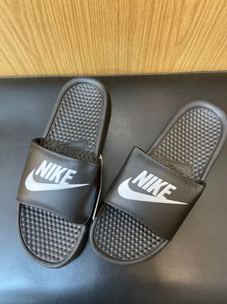 Chanclas Nike num. 45 de segunda mano por 25 EUR en Elche en WALLAPOP