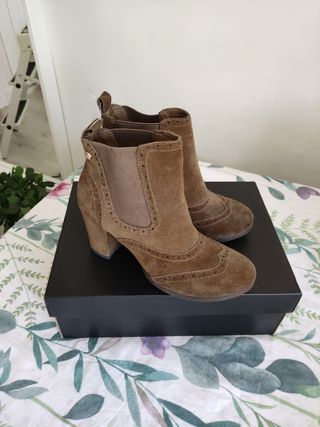 Botines de tacón grueso de segunda mano en WALLAPOP