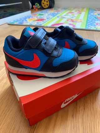 Zapatillas Nike talla 21 de segunda mano por 12 EUR en Madrid en WALLAPOP