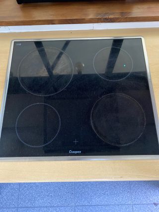 Conjunto horno, vitrocerámica y campana extractora de segunda mano por 100  EUR en Madrid en WALLAPOP