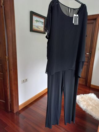 Mono de fiesta Couchel con lentejuelas de segunda mano por 17 EUR en Ferrol  en WALLAPOP