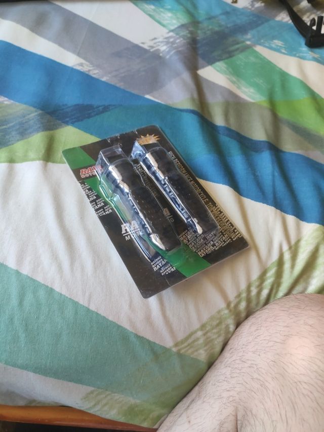 Estriberas de moto a estrenar