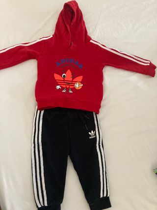Chandal Adidas mujer de segunda mano en Madrid en WALLAPOP