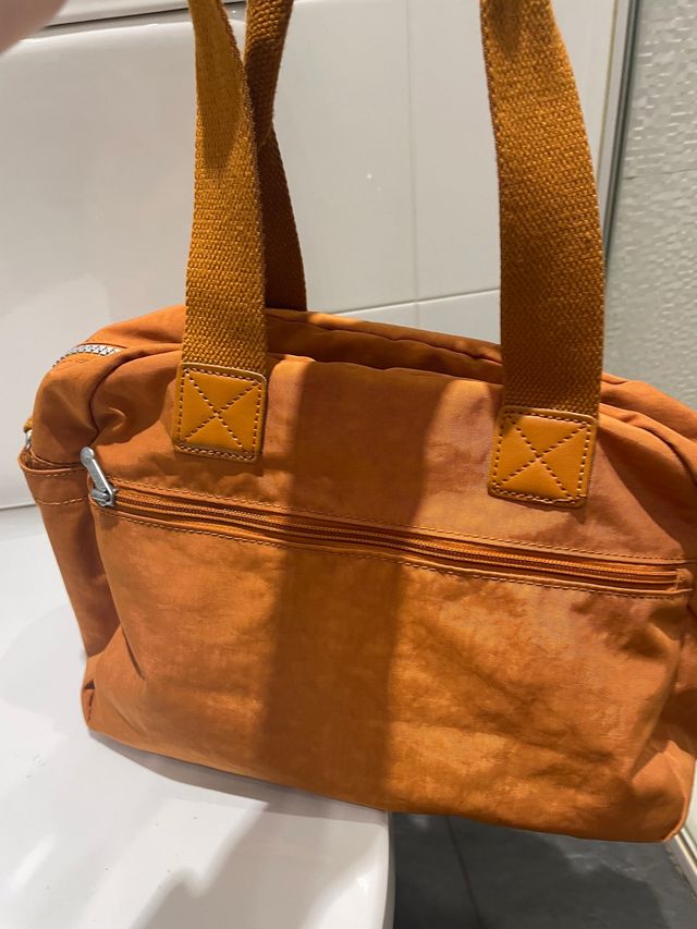 Bolso hombro kipling. Usado solo 1 vez