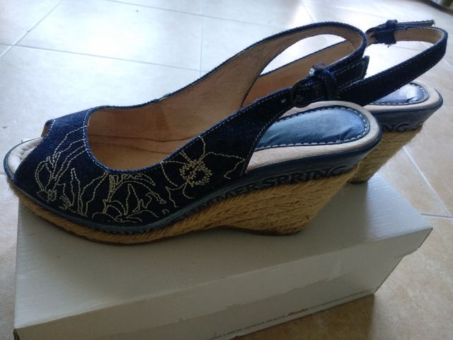 Cuñas vaqueras bordadas