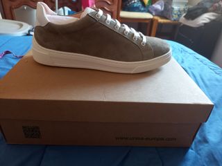 Zapatillas unisa de segunda mano por 75 EUR en Valencia en WALLAPOP