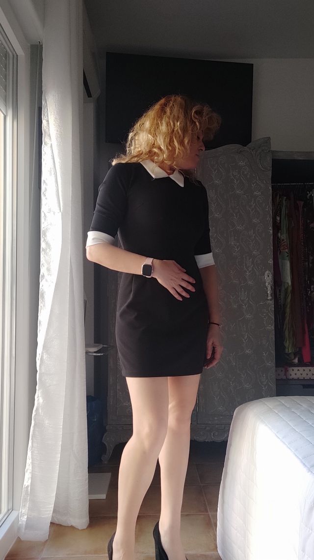 vestido corto banco y negro