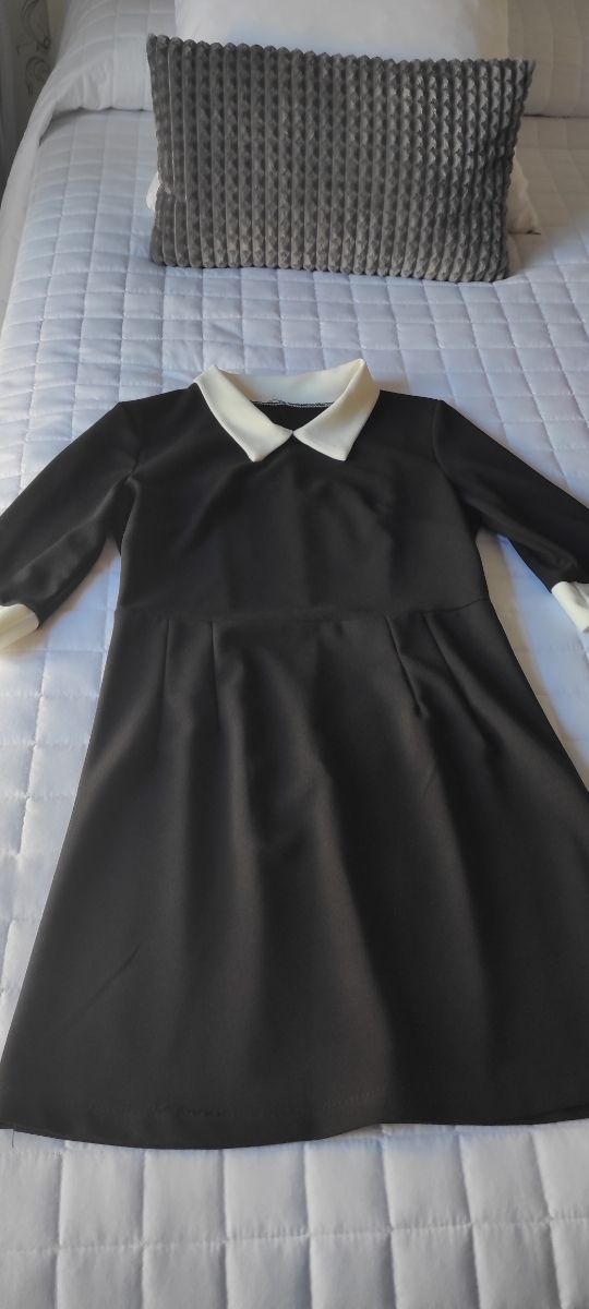 vestido corto banco y negro