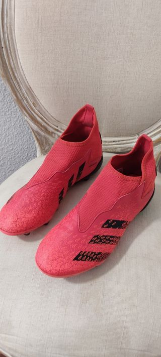 Botas de fútbol Adidas Predator de segunda mano en WALLAPOP