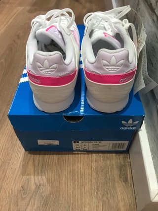 Zapatillas Adidas 39 de segunda mano por 40 EUR en Valencia en WALLAPOP