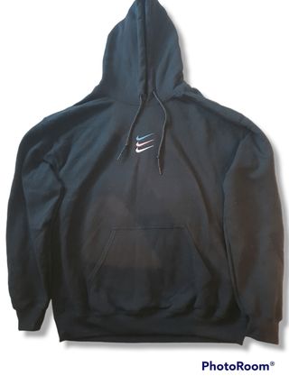 Sudadera Nike Triple Swoosh - Talla M de segunda mano por 50 EUR en Las  Lomas en WALLAPOP