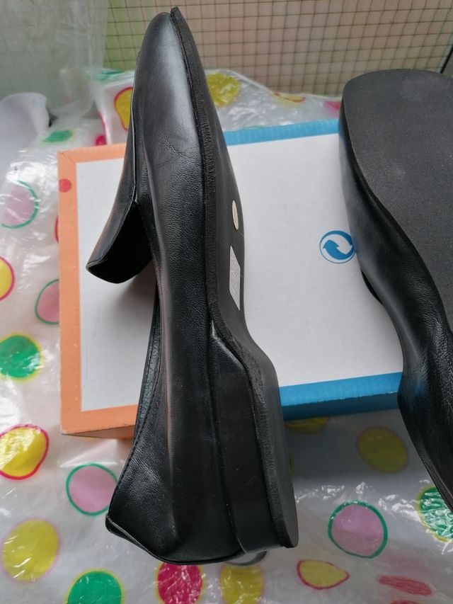Zapatos negros n°38 de piel.