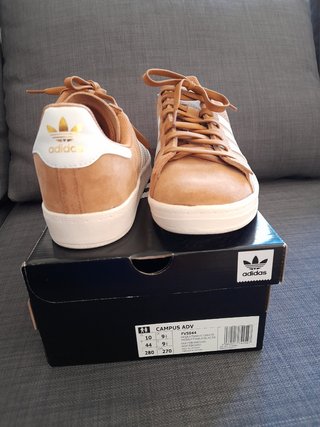 Zapatillas Adidas de segunda mano por 60 EUR en Madrid en WALLAPOP