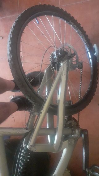 Vendo bicicleta rockrider 6,3 de segunda mano por 180 EUR en Muro de Alcoy  en WALLAPOP