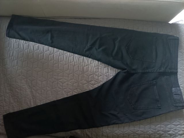 Pantalón caballero pitillo negro