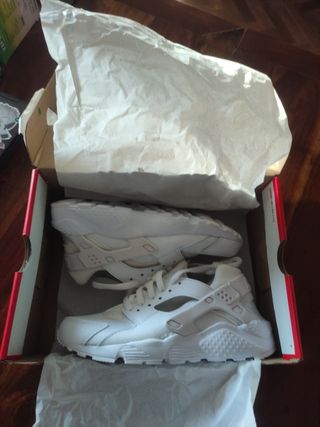 Zapatillas Nike Huarache de segunda mano en WALLAPOP