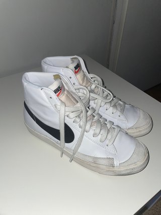 Nike Blazer Mid\\'77 de segunda mano por 60 EUR en Sabadell en WALLAPOP