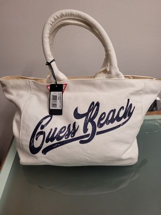 Bolsa de playa Guess de segunda mano por 60 EUR en Cornellà de Llobregat en  WALLAPOP
