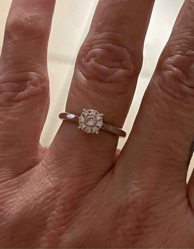 Anello in oro bianco con diamanti modello Tous