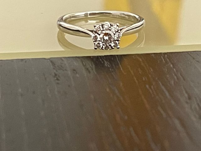 Anello in oro bianco con diamanti modello Tous