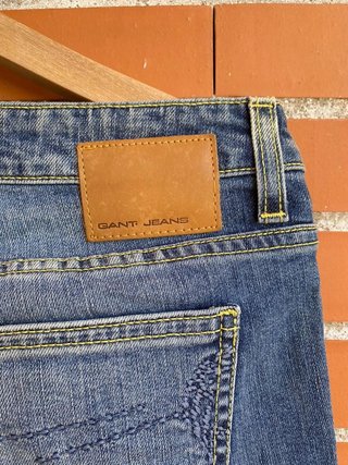 PANTALONES VAQUEROS GANT NUEVOS de segunda mano por 11,99 EUR en Algete en  WALLAPOP