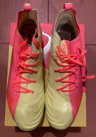 Botas de fútbol mixtas de segunda mano en WALLAPOP
