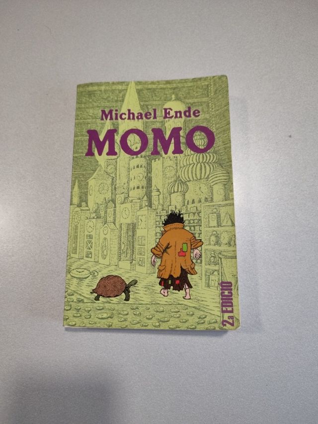 libro en valenciano MOMO