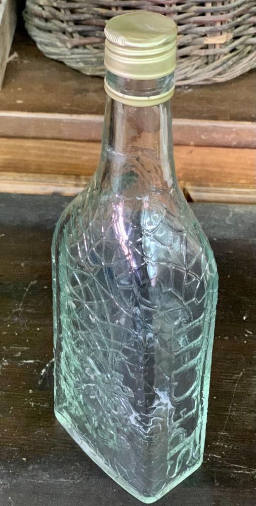 BOTELLA DE LICOR DE CRISTAL TALLADO