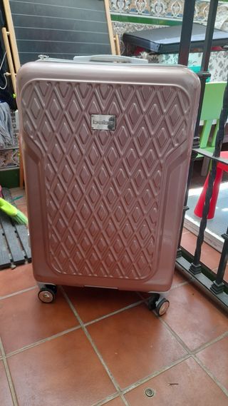 Maleta viaje americana marca bebe de segunda mano por 20 EUR en Sevilla en  WALLAPOP