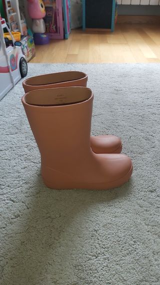 Botas de agua Zara de segunda mano en WALLAPOP