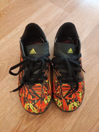 Botas de fútbol de segunda mano en Barcelona en WALLAPOP