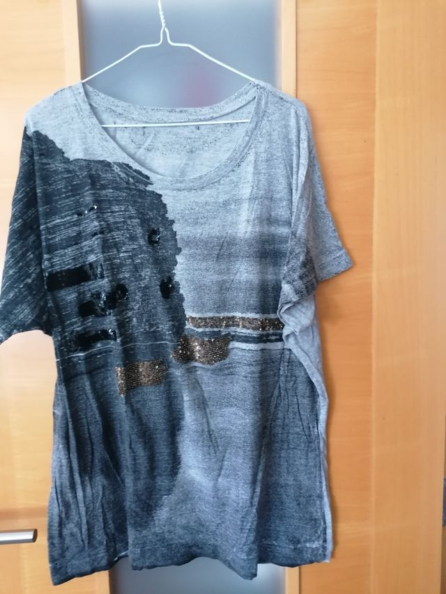 Camiseta gris