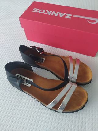 Sandalias marca Zankos de segunda mano por 28 EUR en Alcalá de Henares en  WALLAPOP