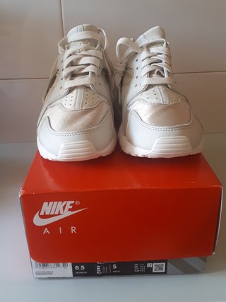 Zapatillas Nike Huarache de segunda mano en WALLAPOP