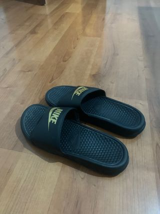 Chanclas Nike de segunda mano en WALLAPOP