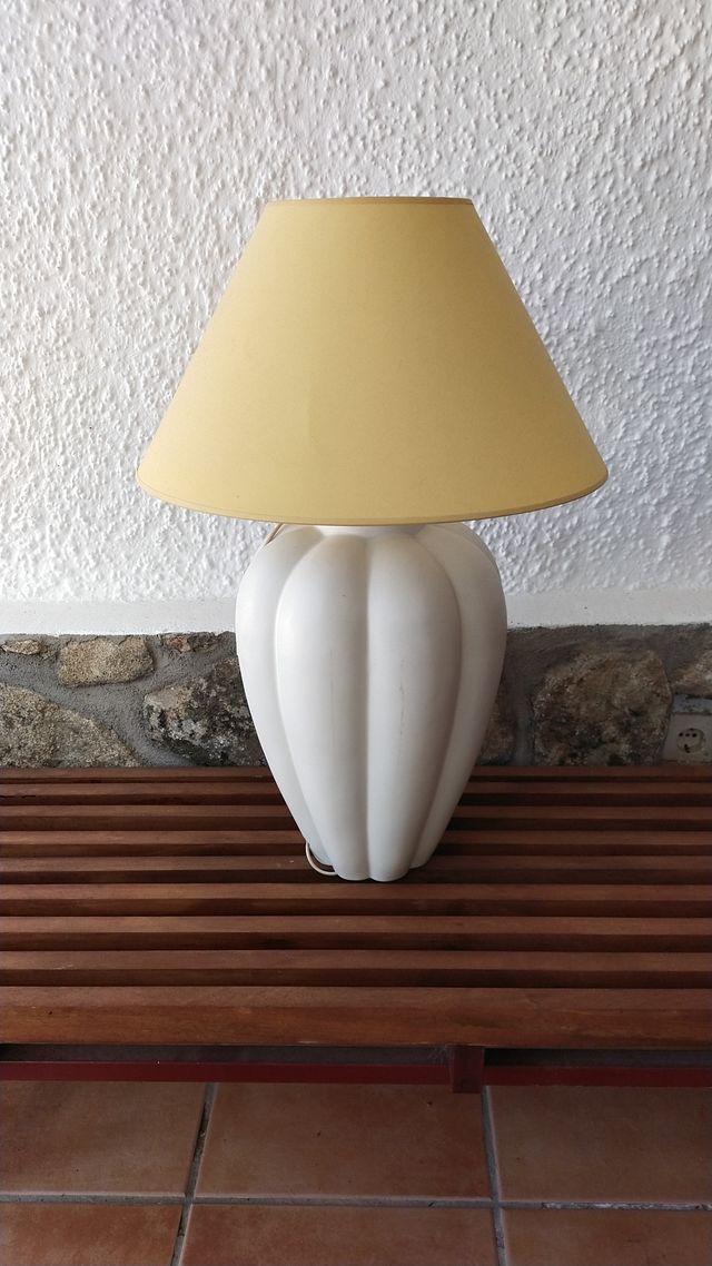 Lámpara de cerámica con pantalla