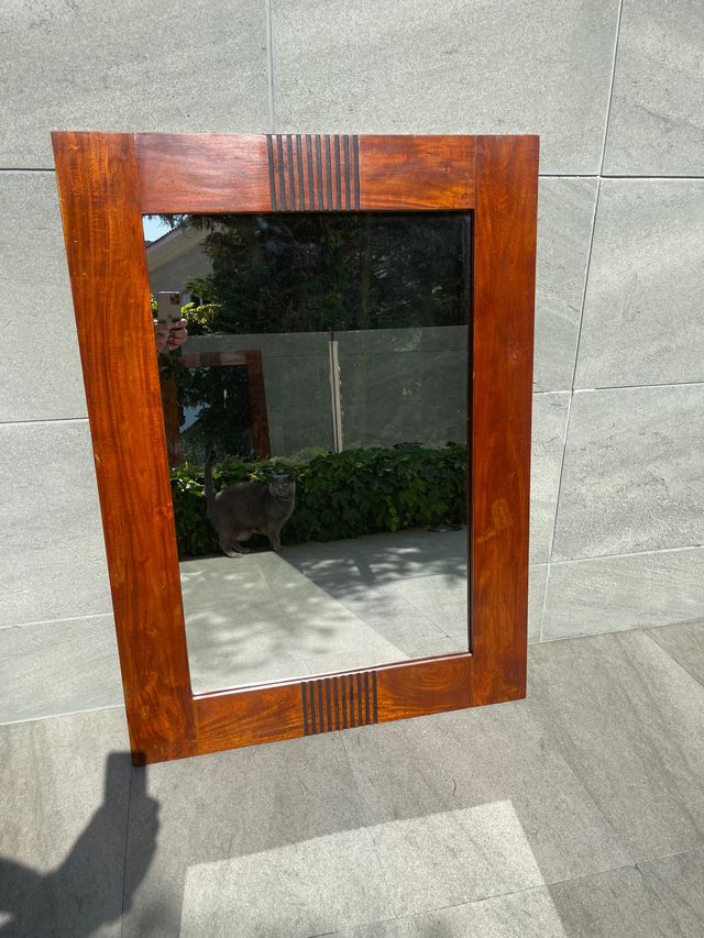 muy bonito espejo de contorno de madera
