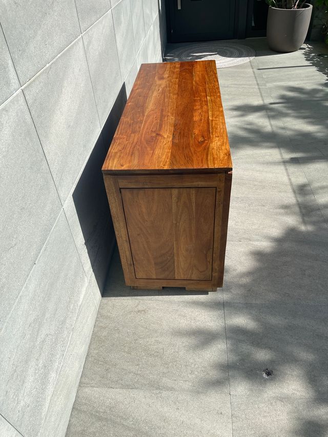 hermosa cajonera de madera