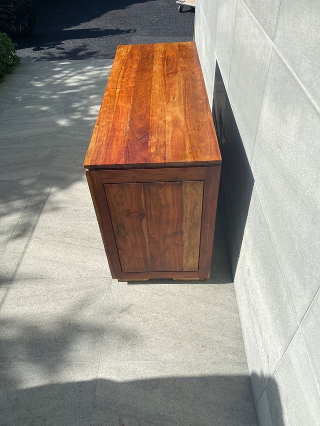 hermosa cajonera de madera