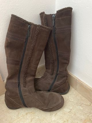 Botas altas planas de segunda mano en WALLAPOP