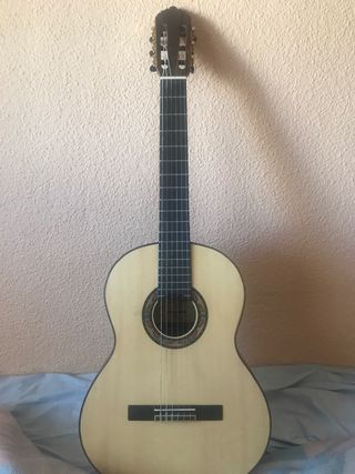 Guitarra española artesanal de segunda mano por 230 EUR en Granada en  WALLAPOP