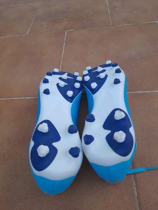 Botas de fútbol talla 40 de segunda mano en WALLAPOP