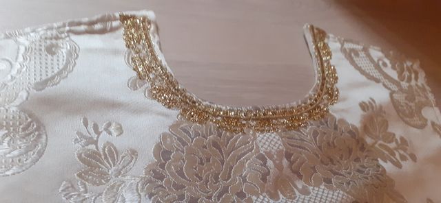 Saya para Virgen de tamaño natural.