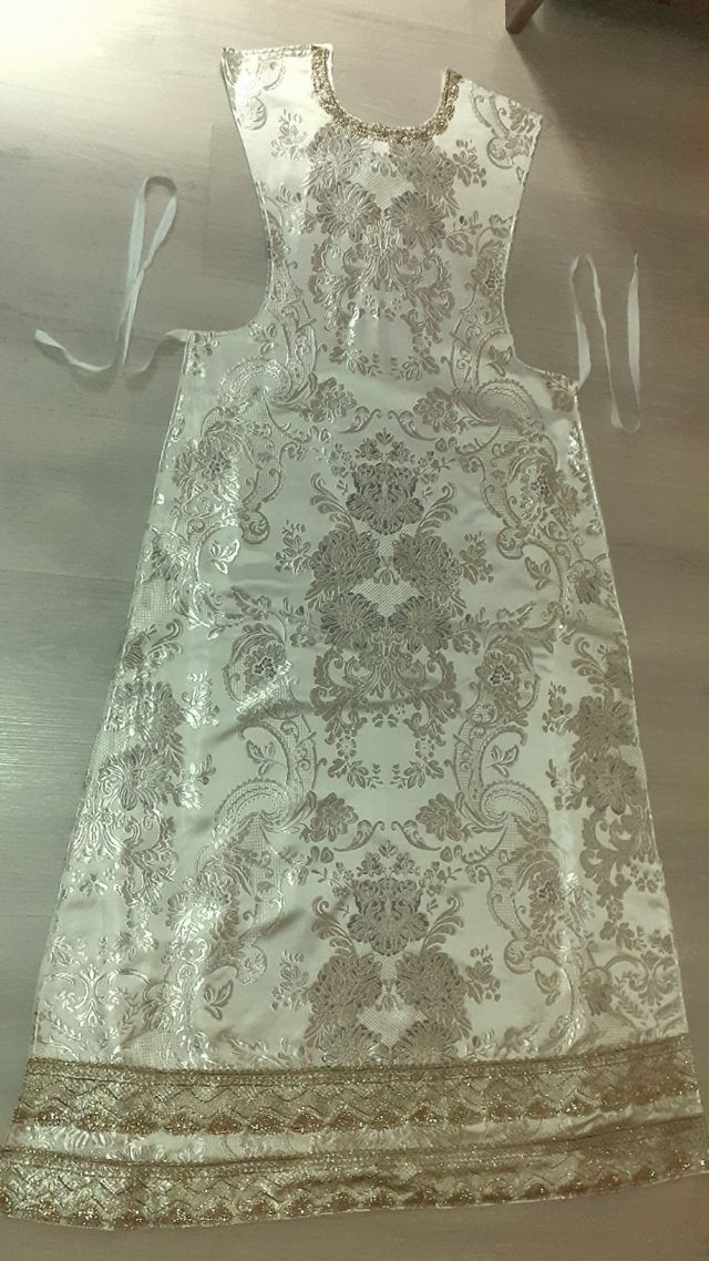 Saya para Virgen de tamaño natural.